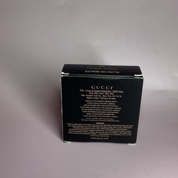 Gucci Blush De Beaute Cheeks & Eyes Luminous Matte Powder In 02 Tender Apricot - Picture 3 of 5